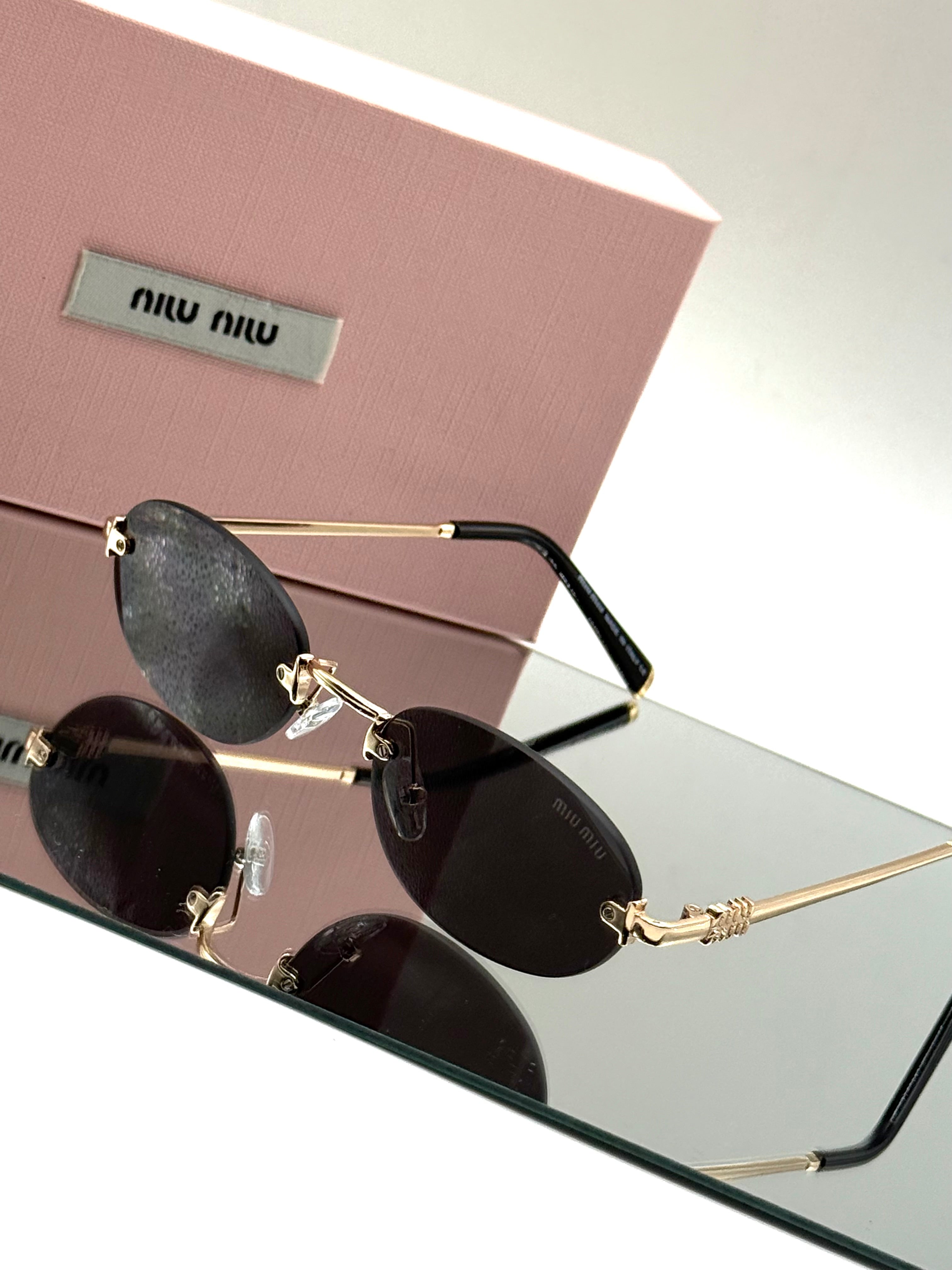 Miu Miu sunglass no15
