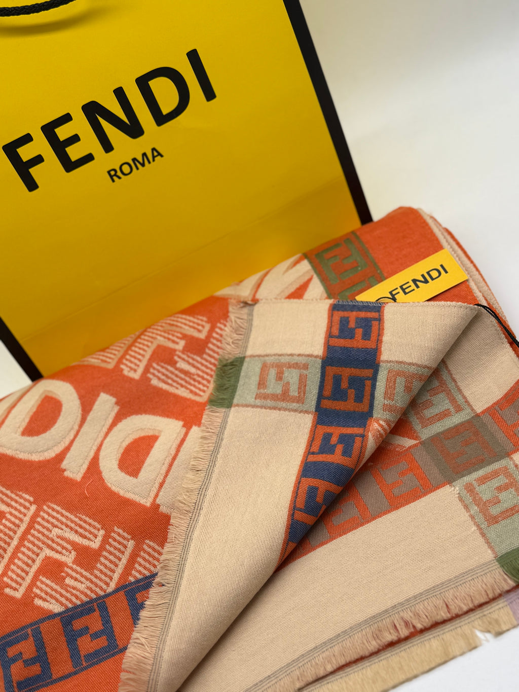 Fendi cashmere εσάρπα no3
