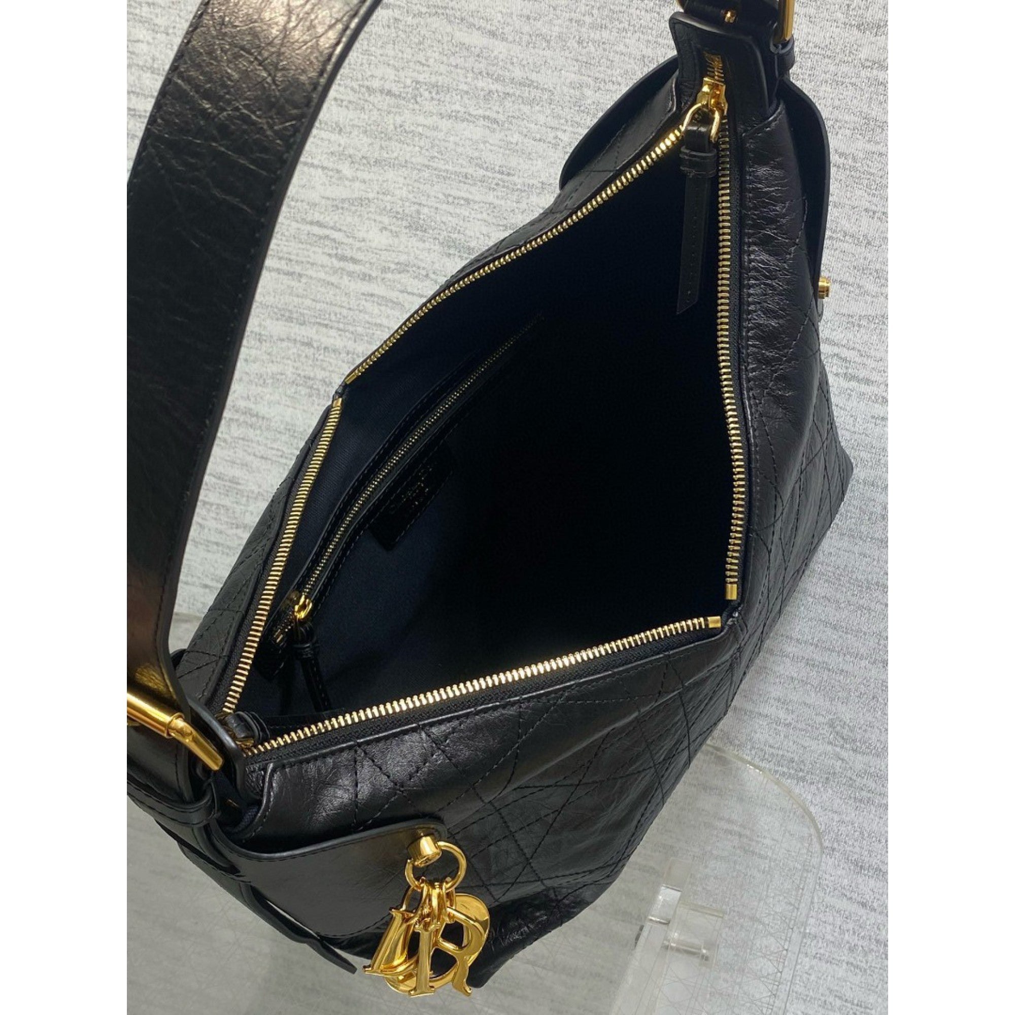 Dior voyage flat black