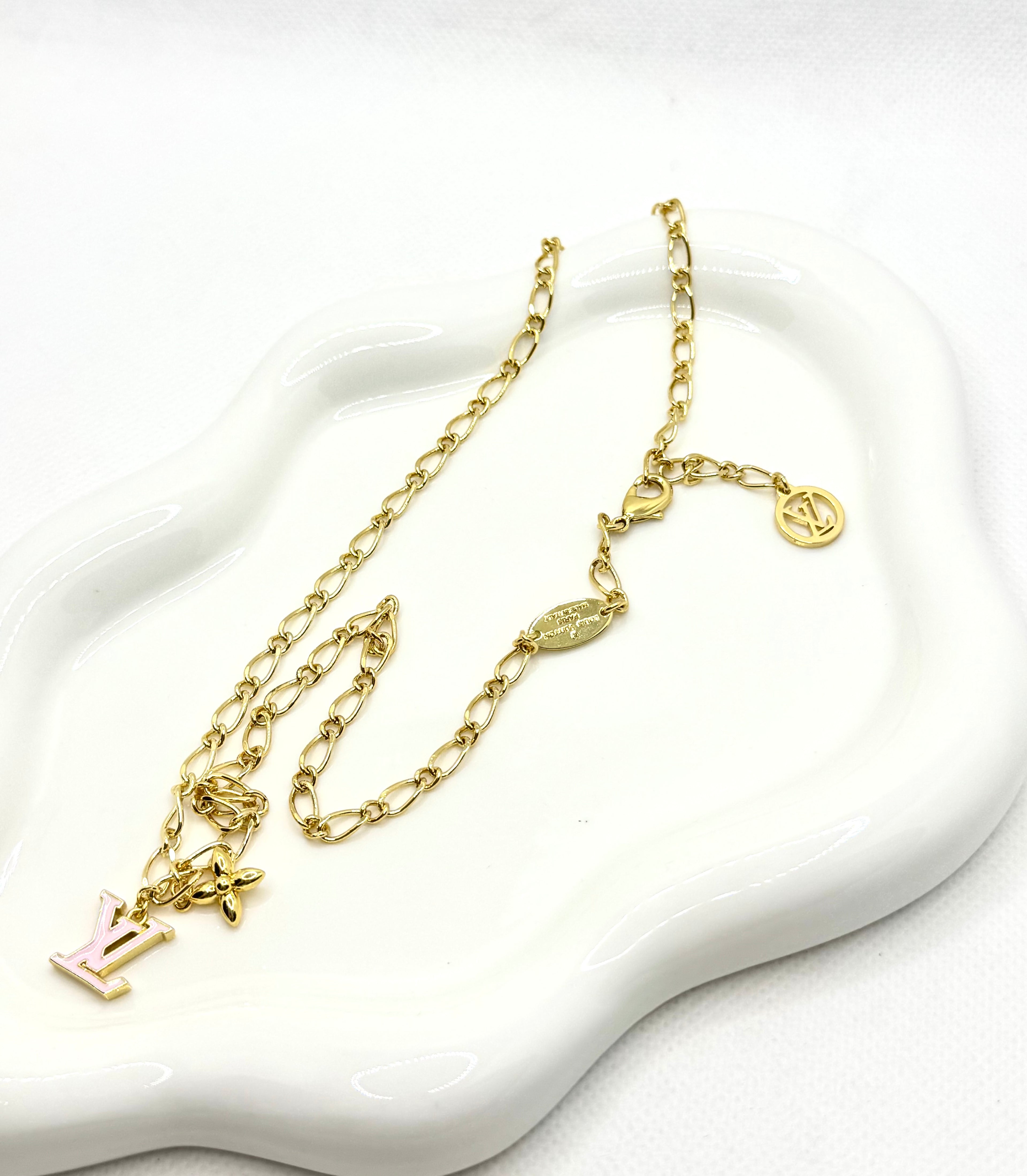 LV necklace no10