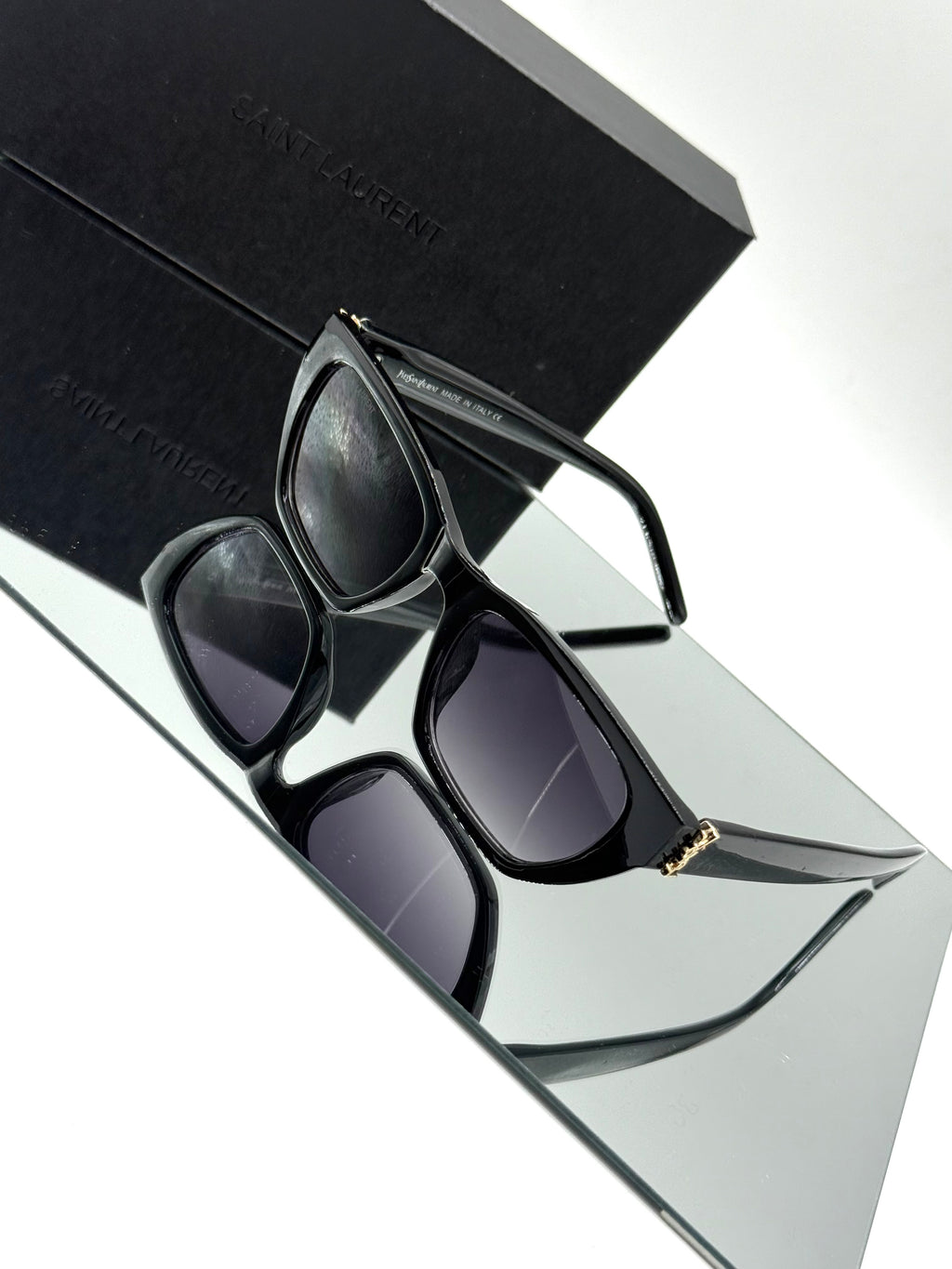 Ysl sunglass no4