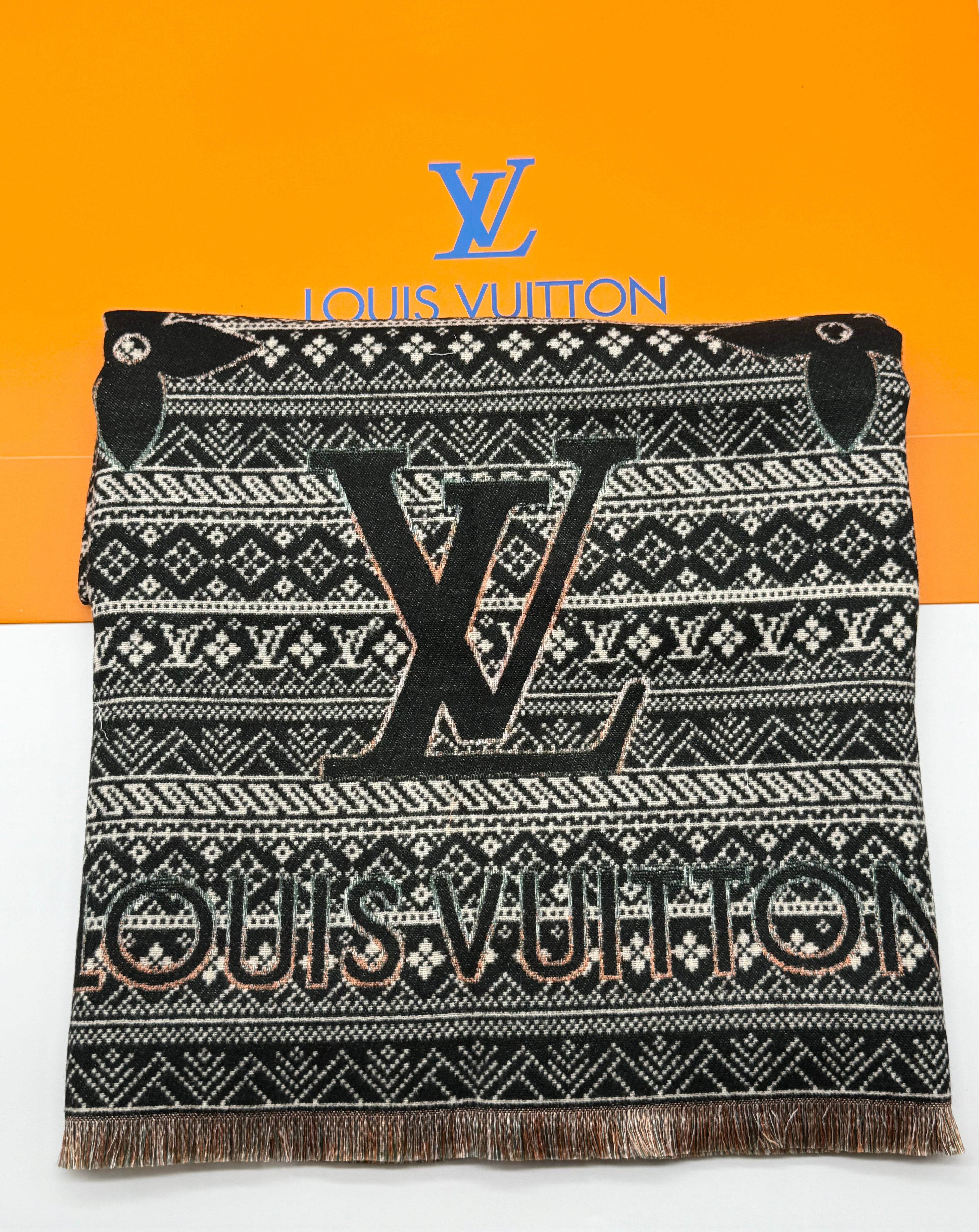 LV cashmere εσάρπα no4