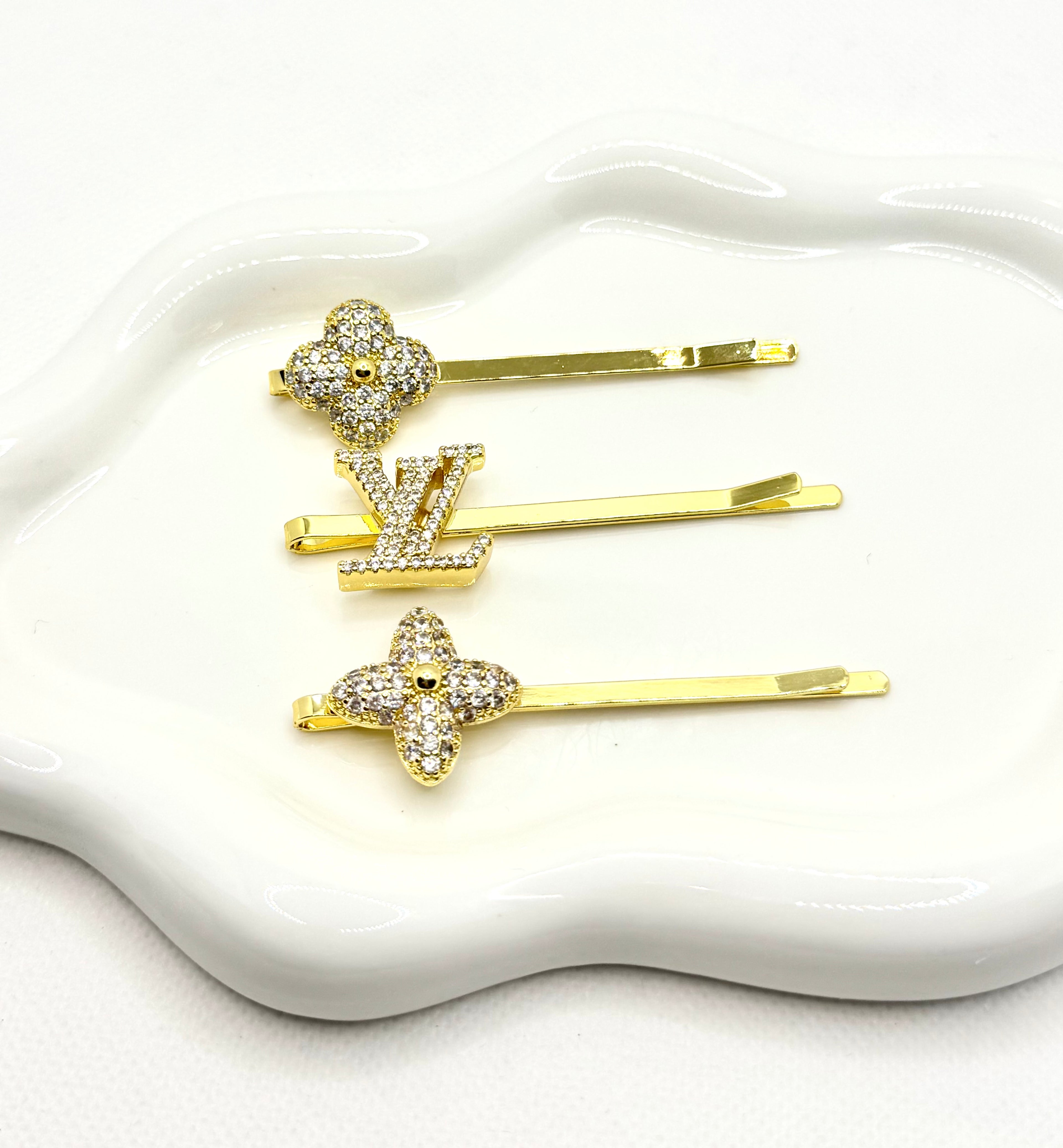 LV 3 hair clip