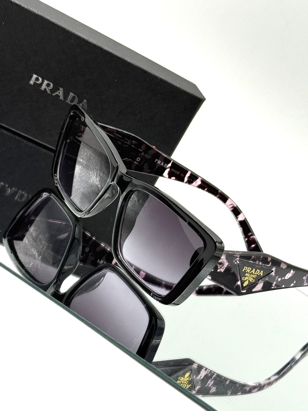 Prada sunglass no2