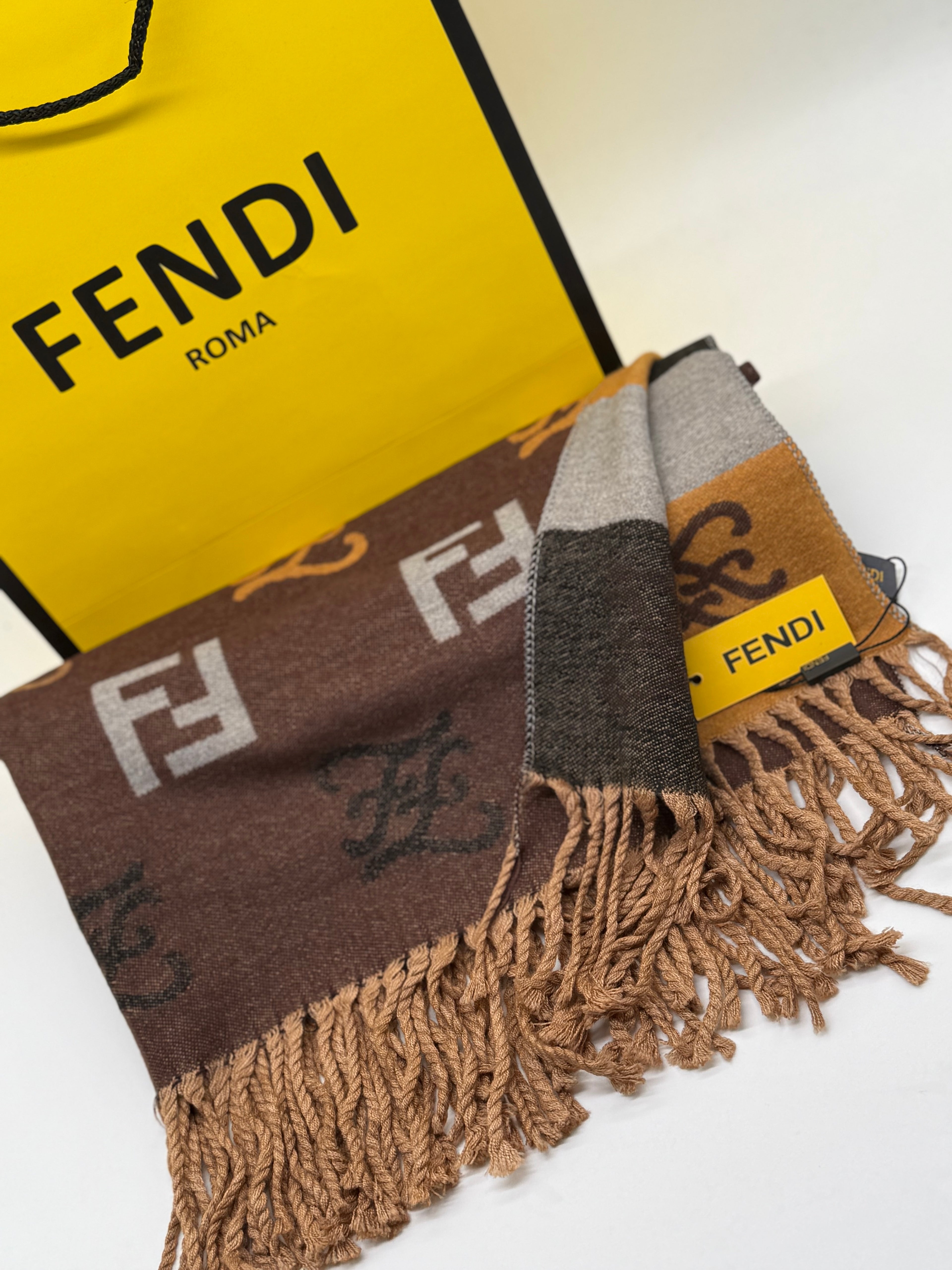 Fendi cashmere εσάρπα no6