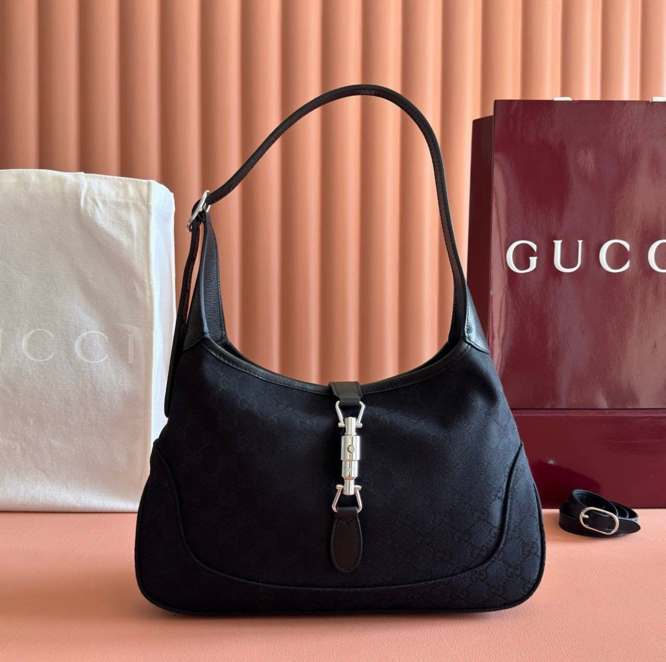 Gucci Jackie canvas black