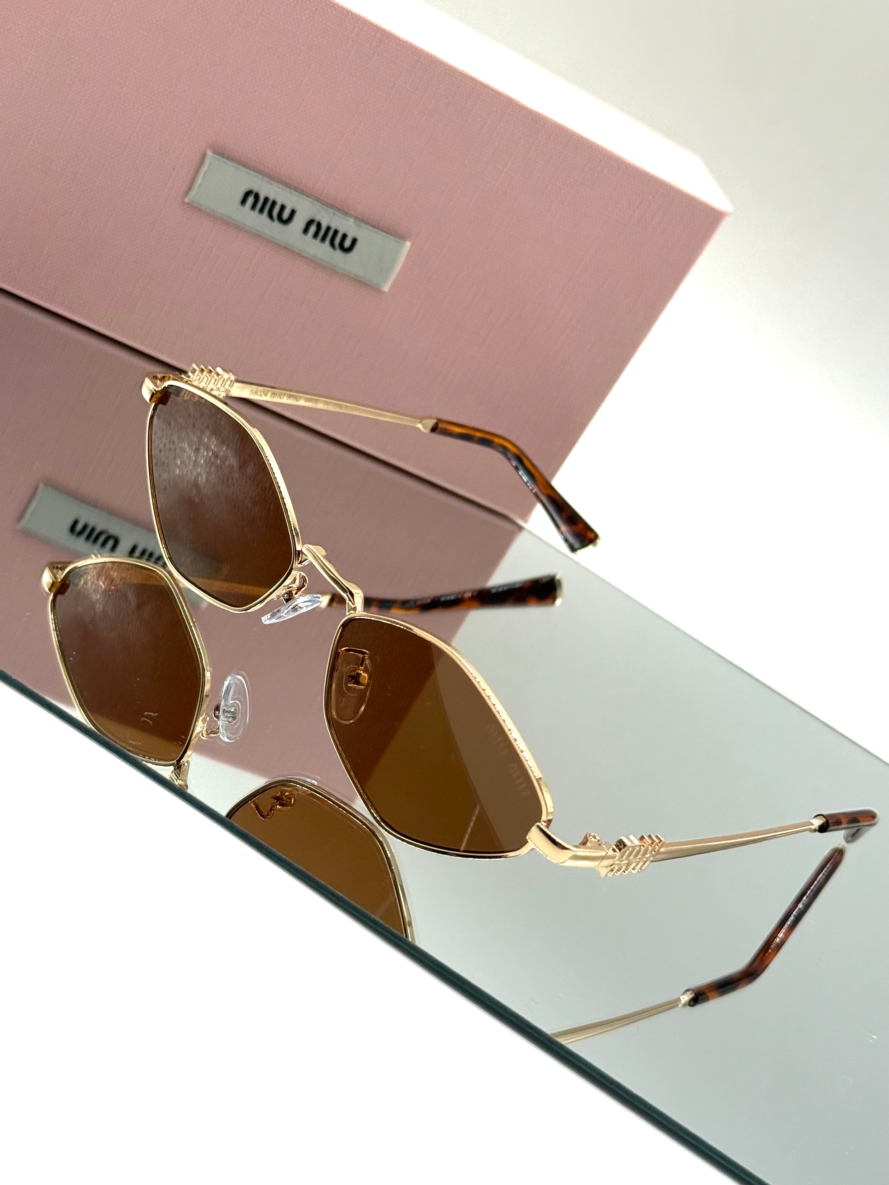 Miu Miu sunglass no19