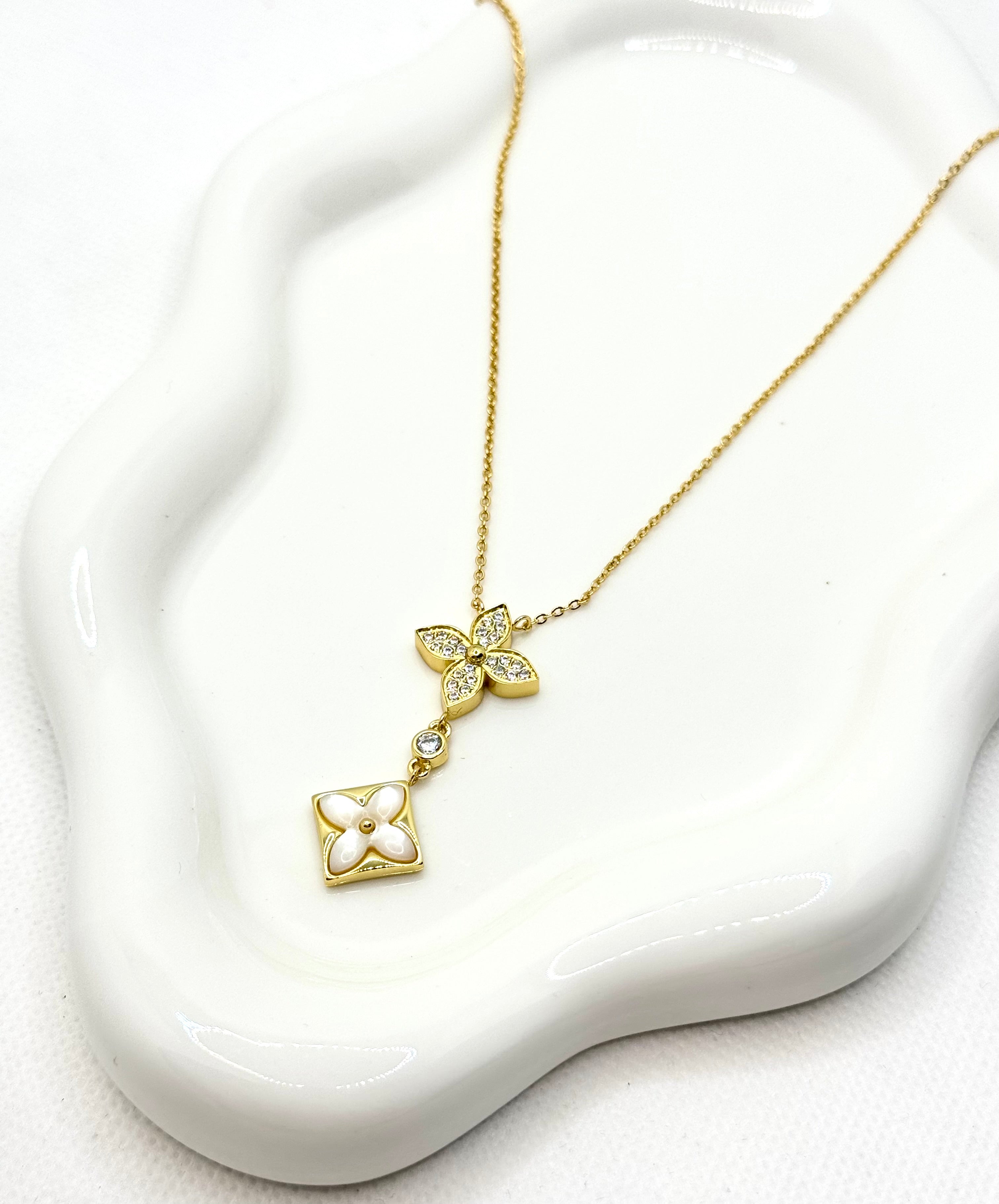 LV necklace no3