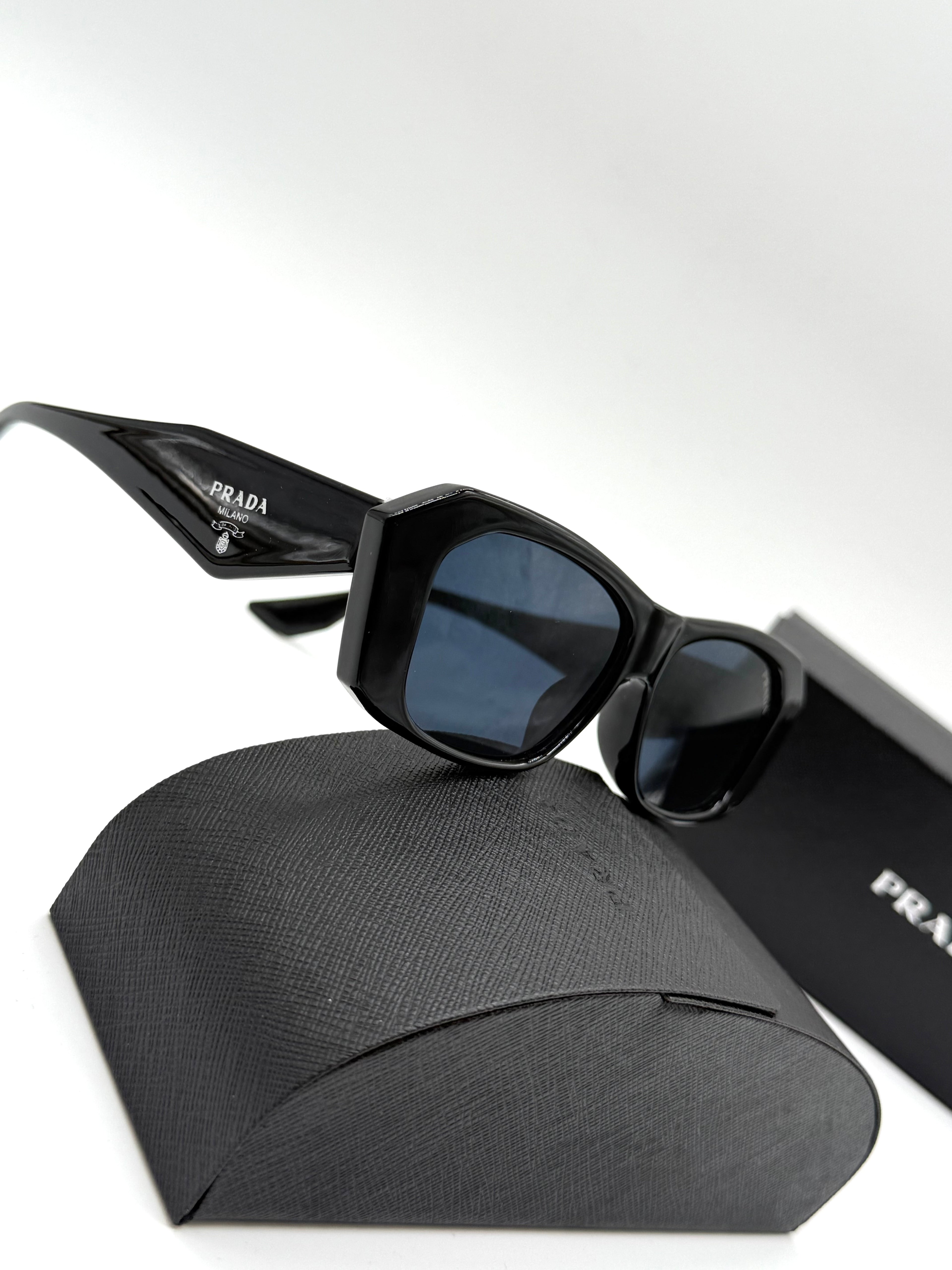 Prada sunglass no1