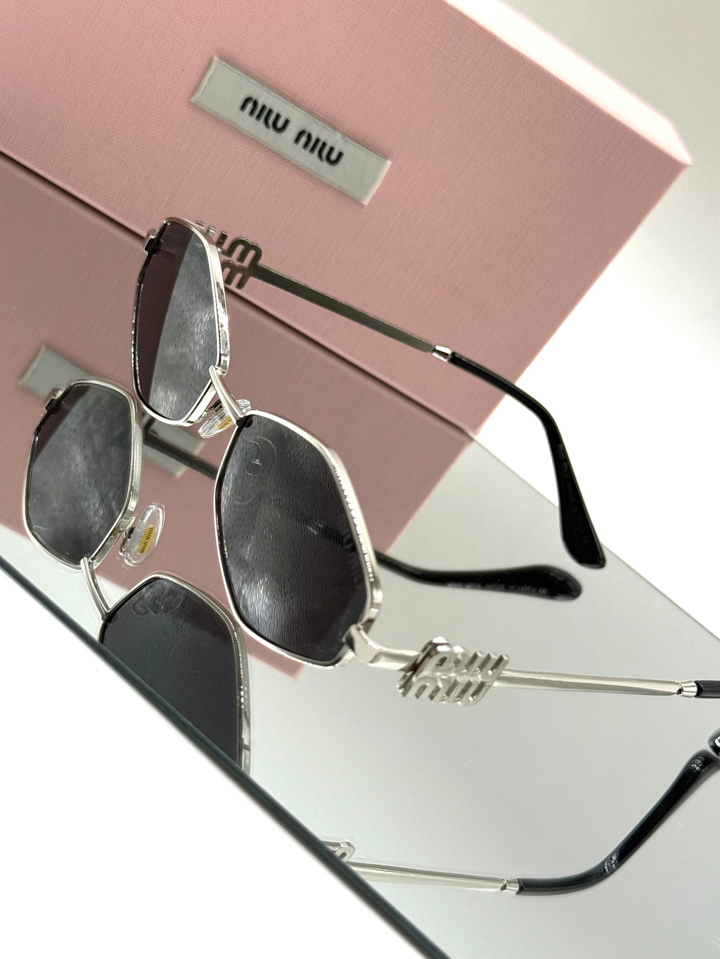 Miu Miu sunglass no21