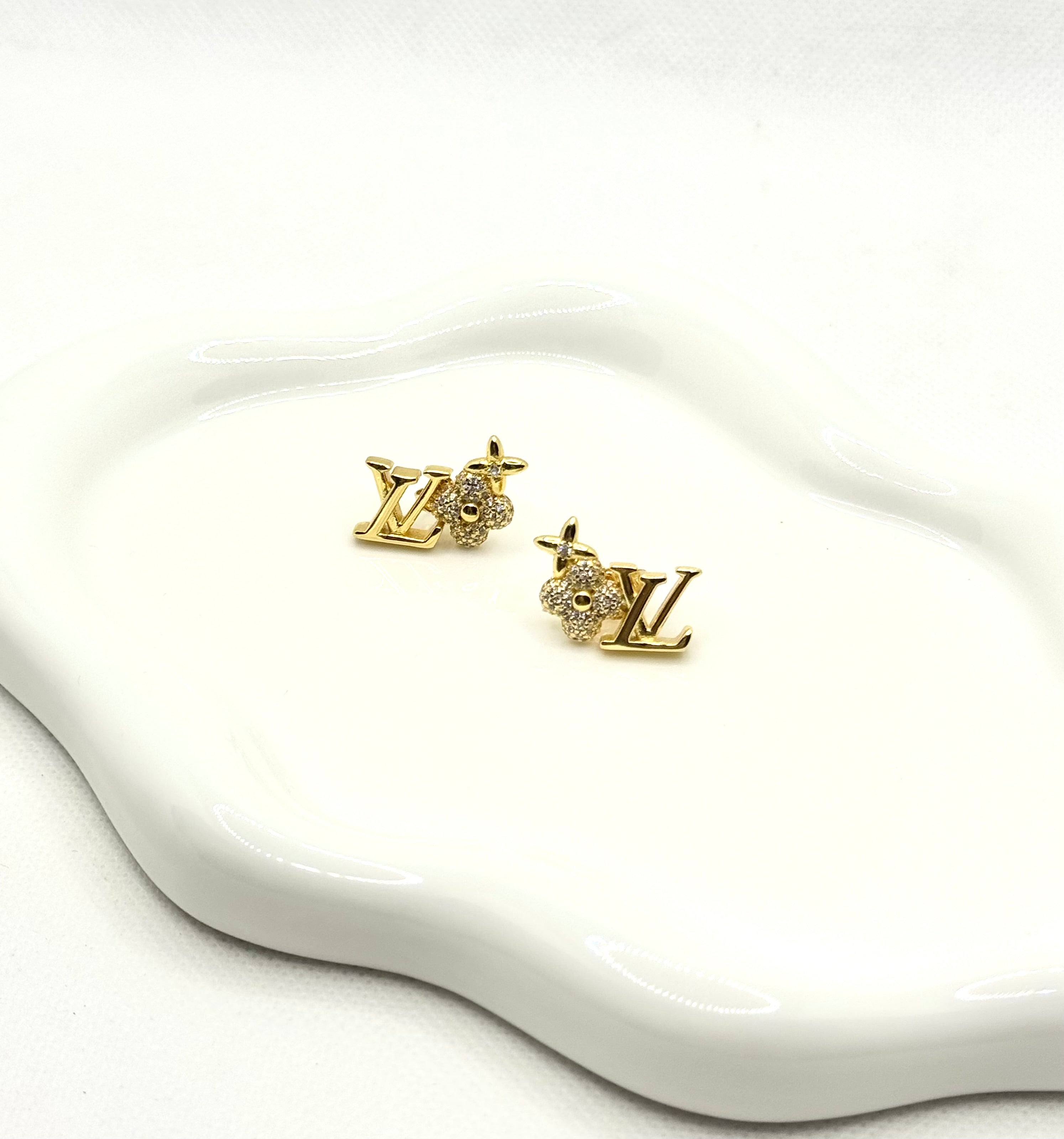 LV earrings no11