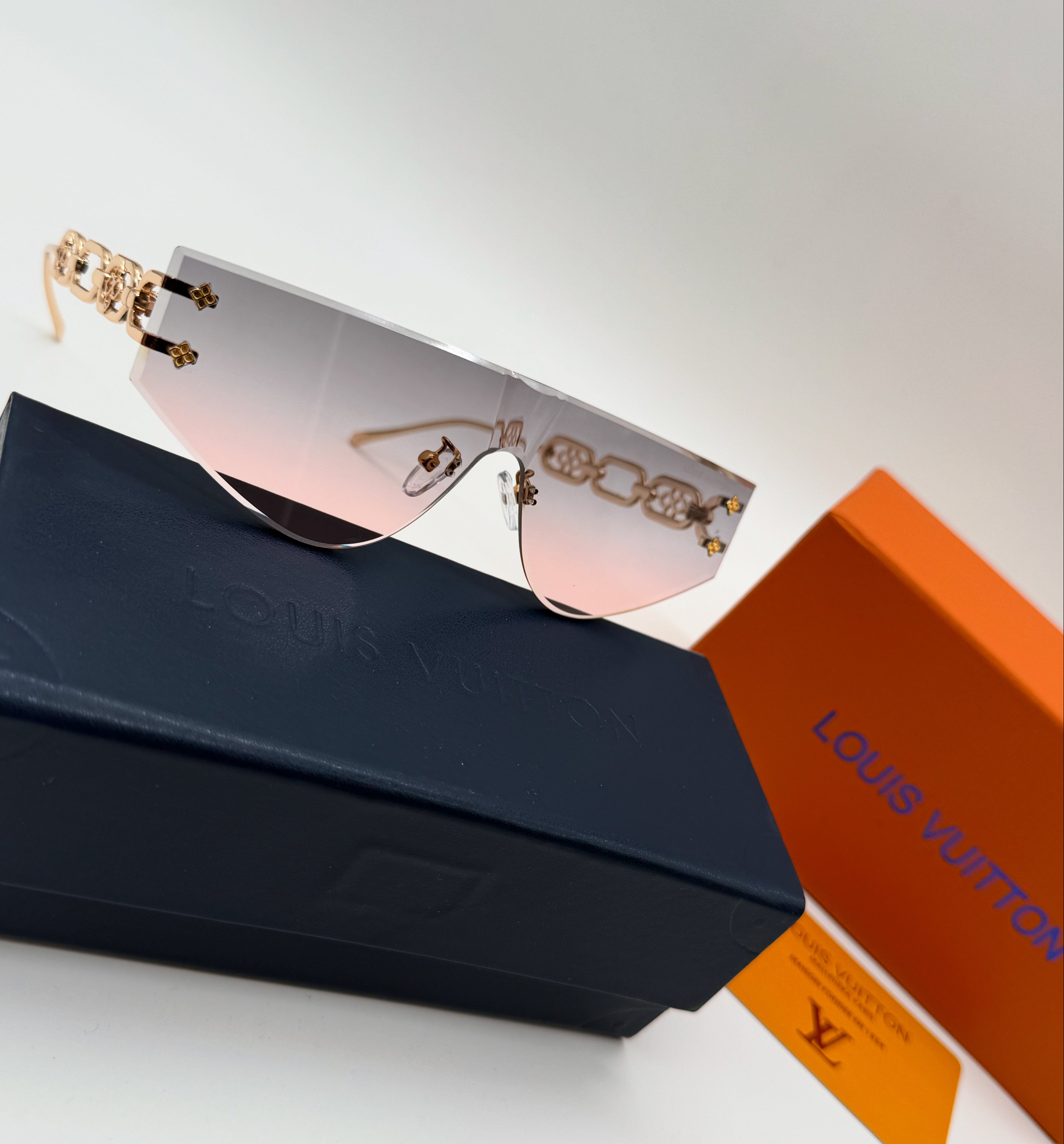 LV sunglass no4