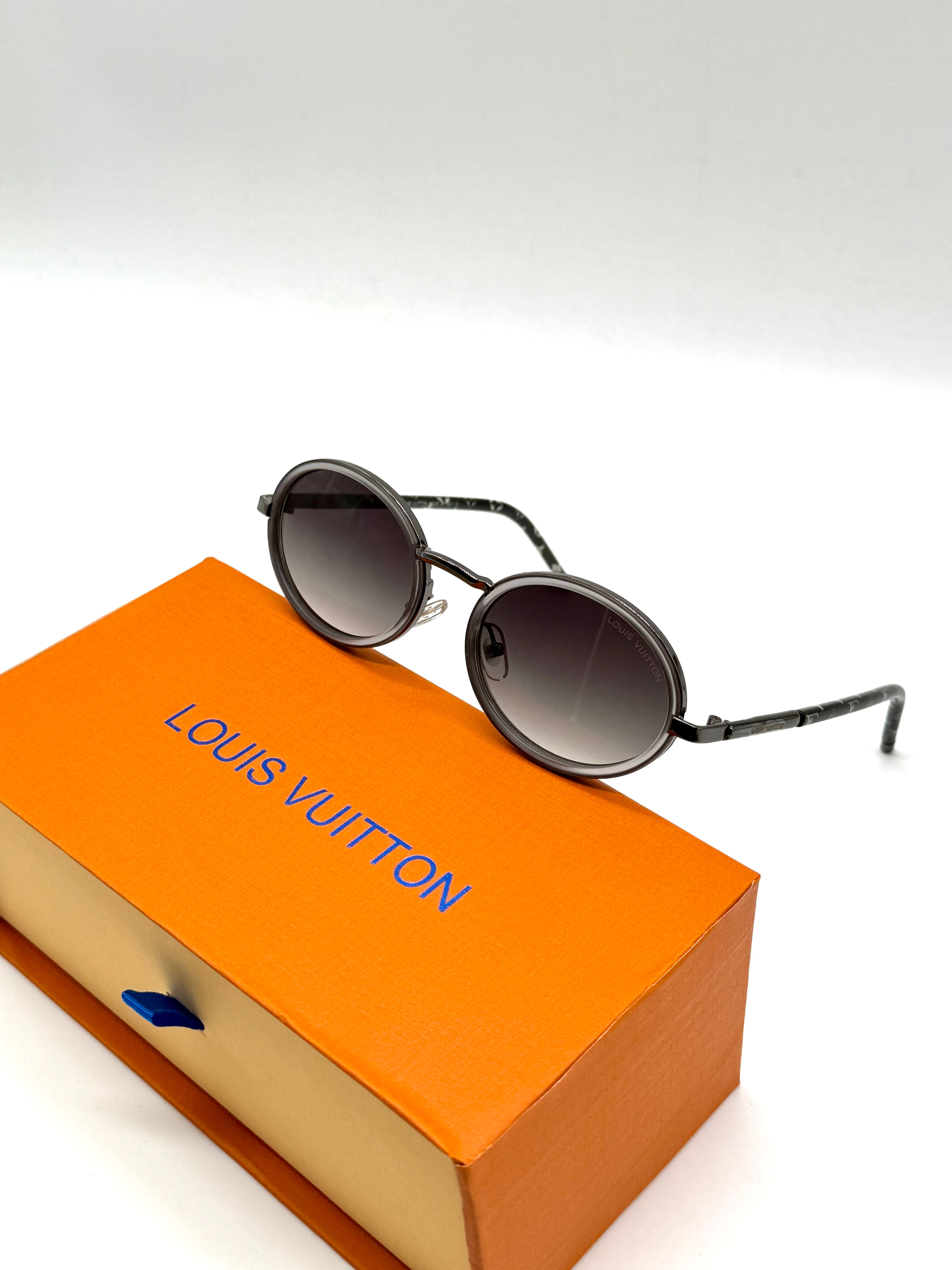 LV sunglass no5