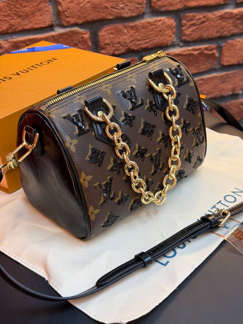 LV Speedy Bandoulière 20 withe chain