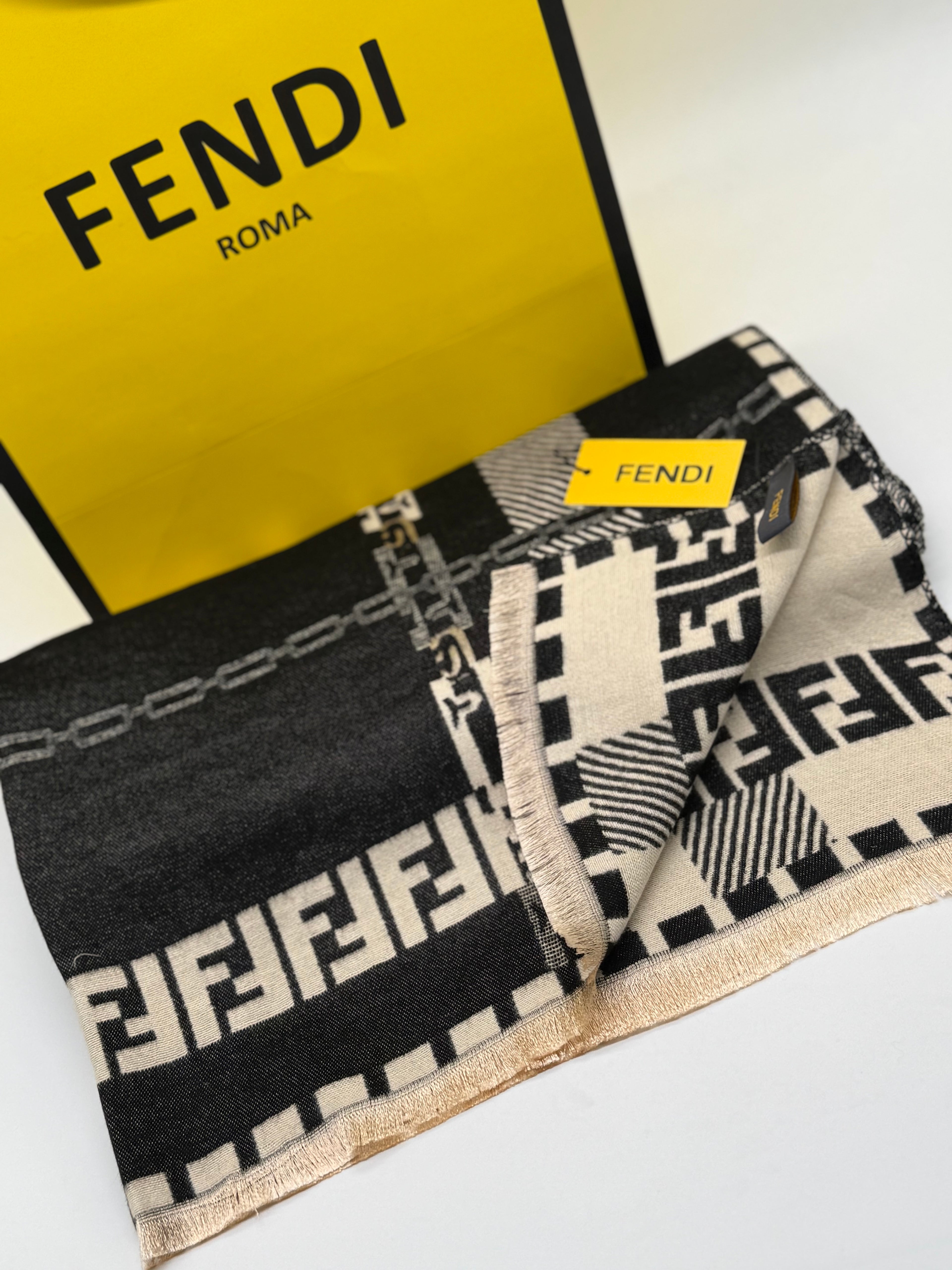 Fendi cashmere εσάρπα no4