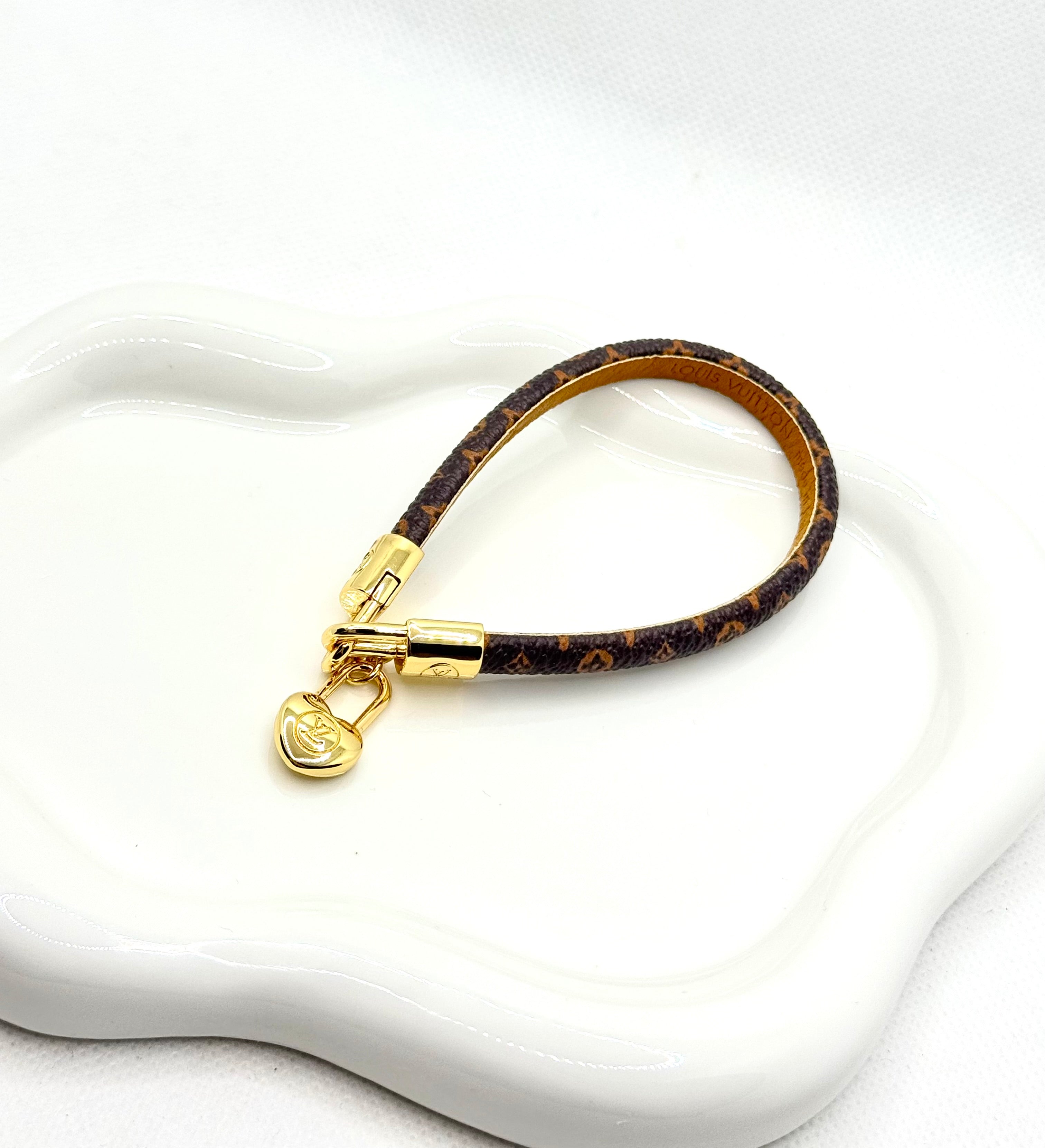 LV bracelet monogram