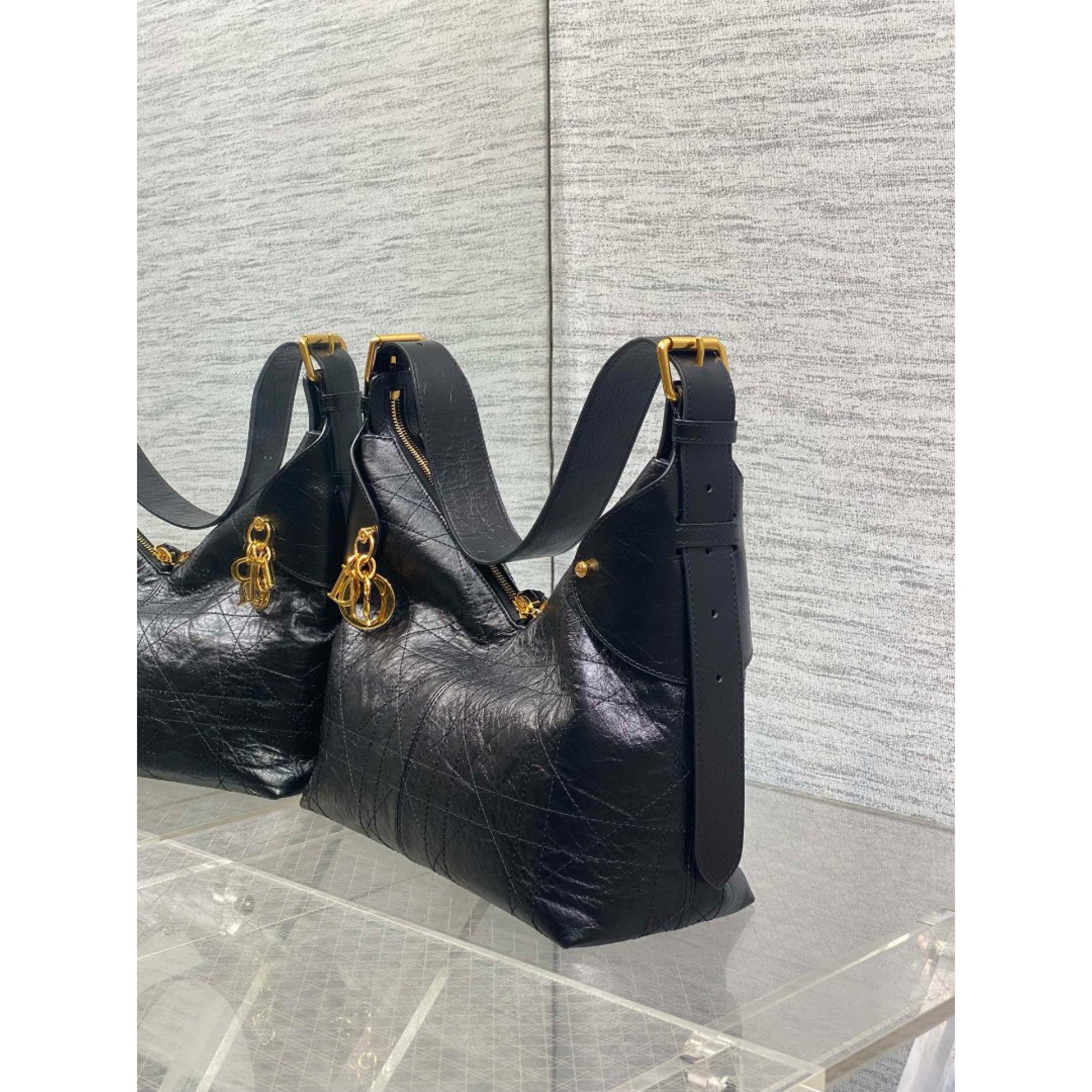 Dior voyage flat black