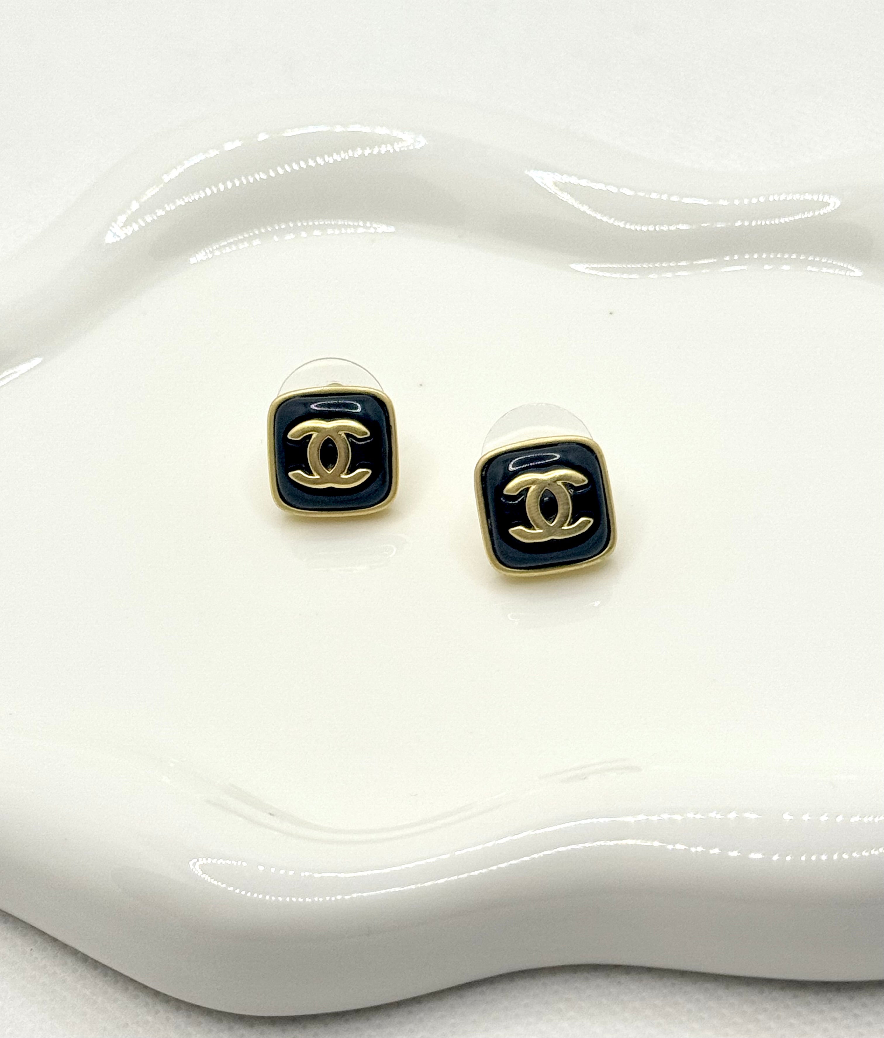 Ch earrings no1
