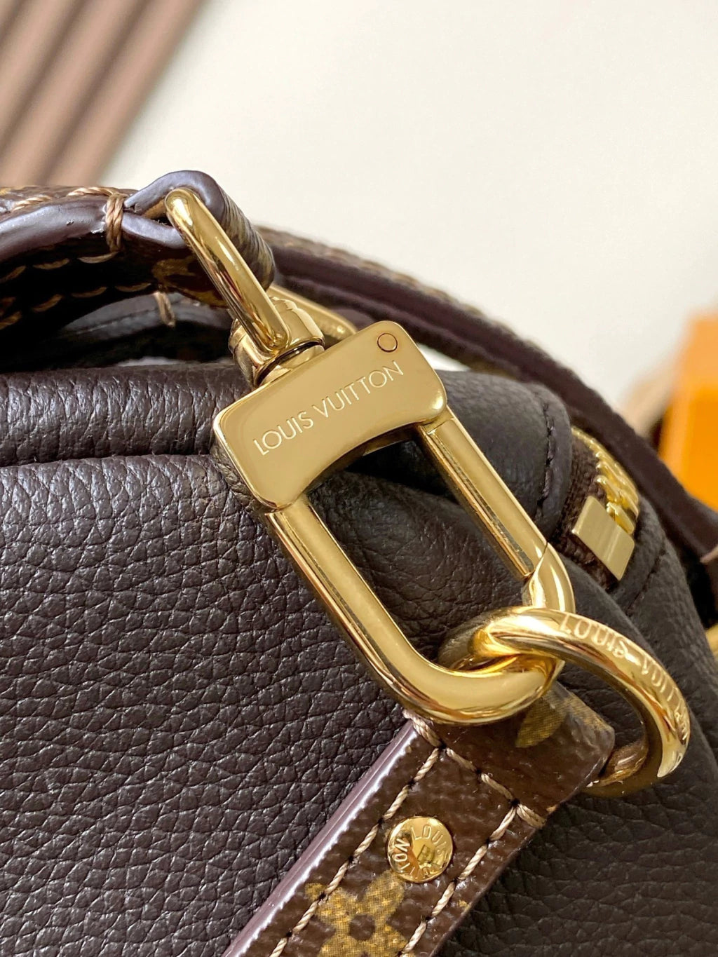 LOUIS VUITTON EXPRESS TRAVEL BROWN