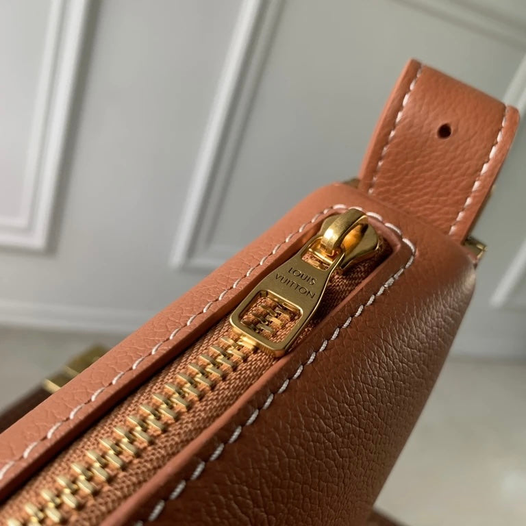 LV low key bumbag taba
