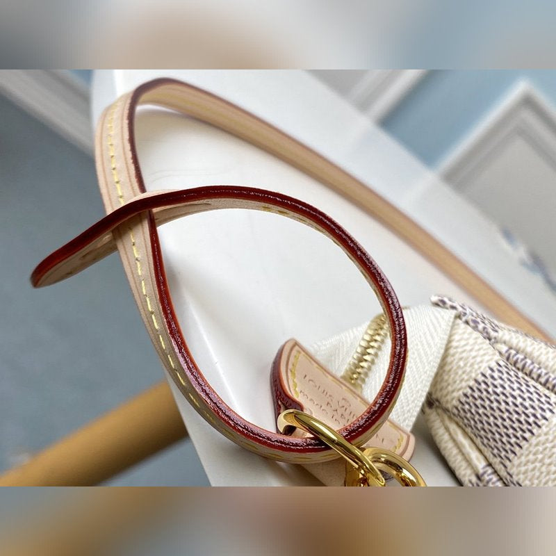LV pochette Azur