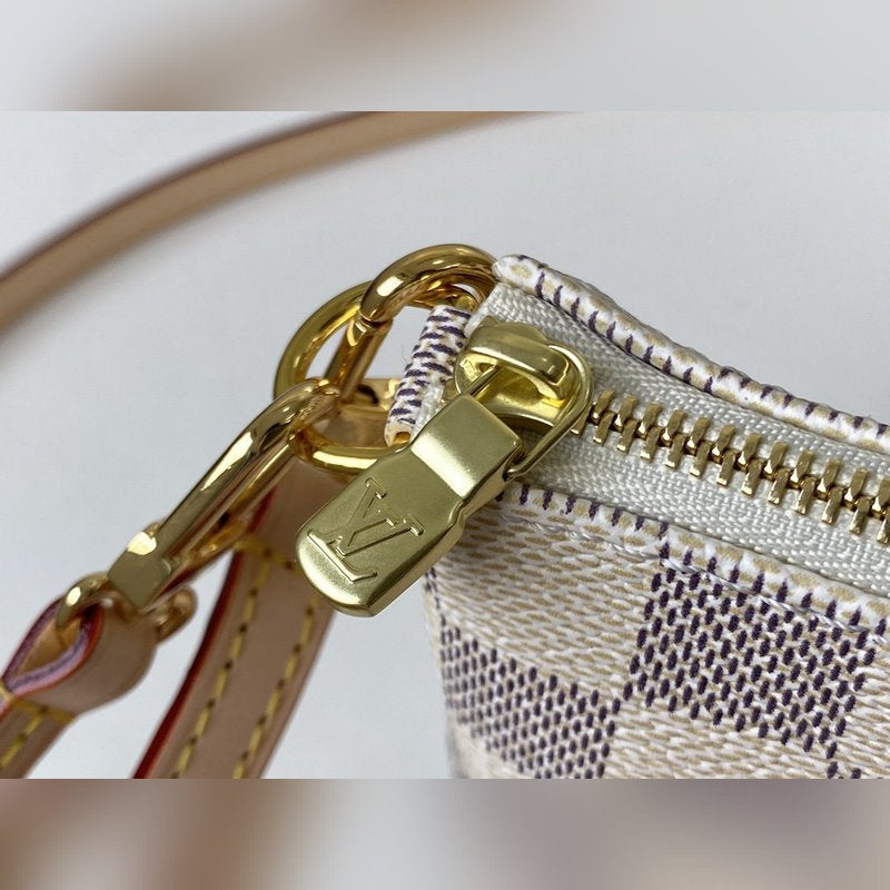 LV pochette Azur