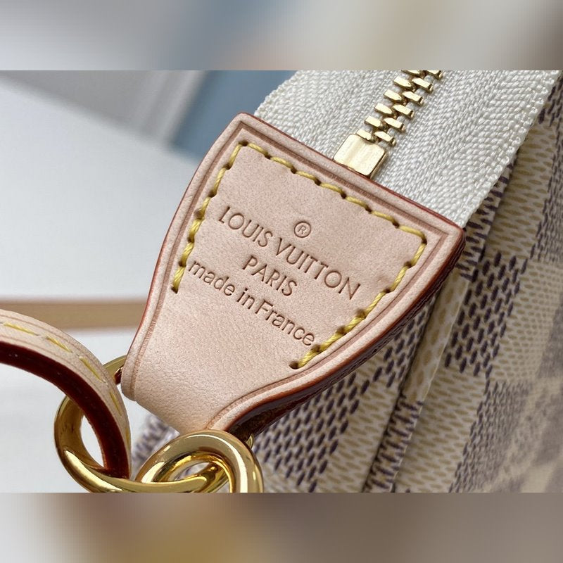 LV pochette Azur
