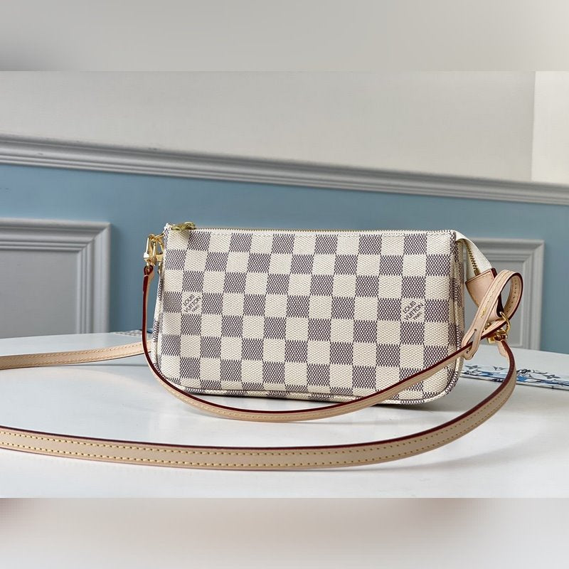 LV pochette Azur