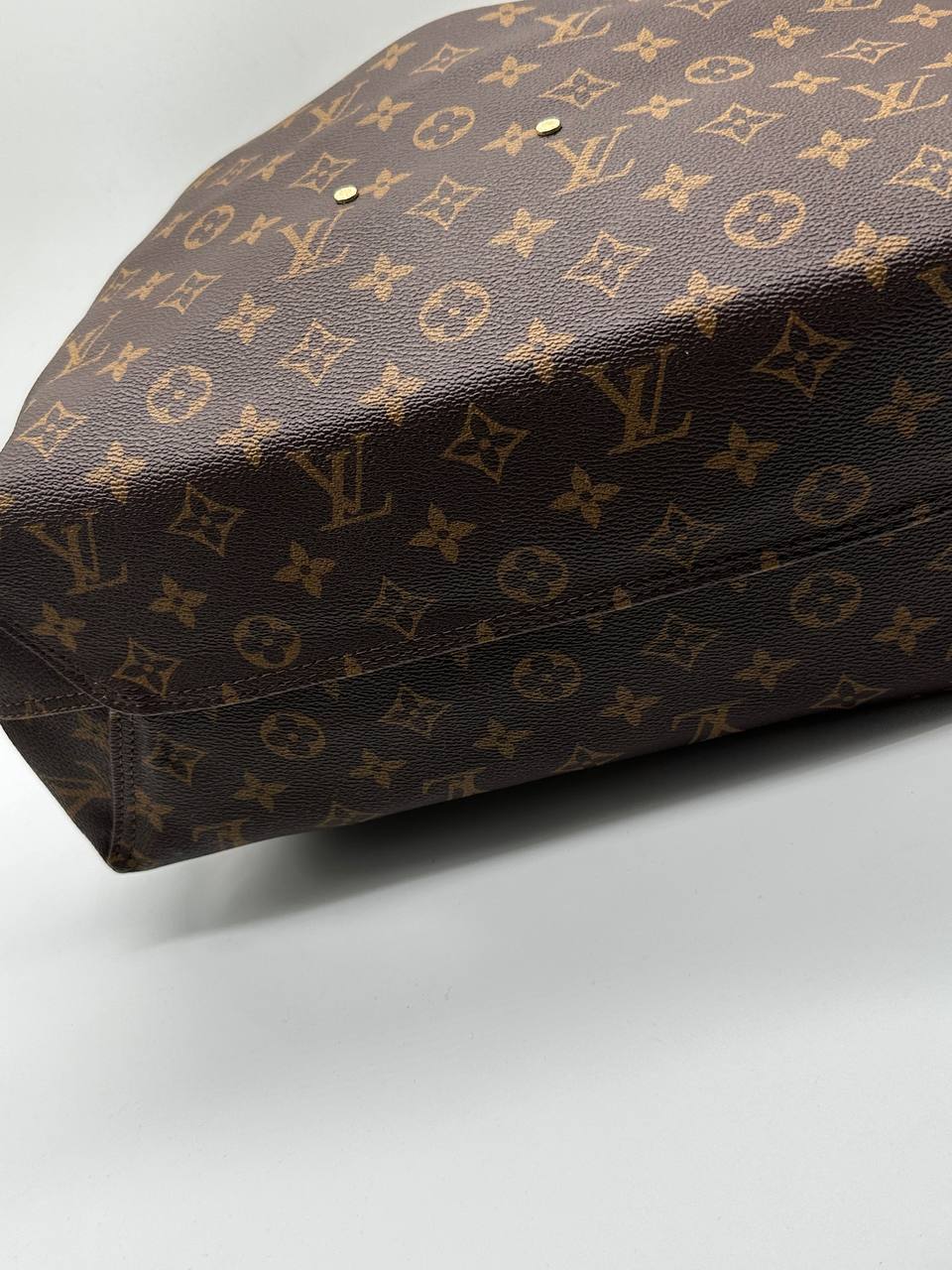 LV Hide Away