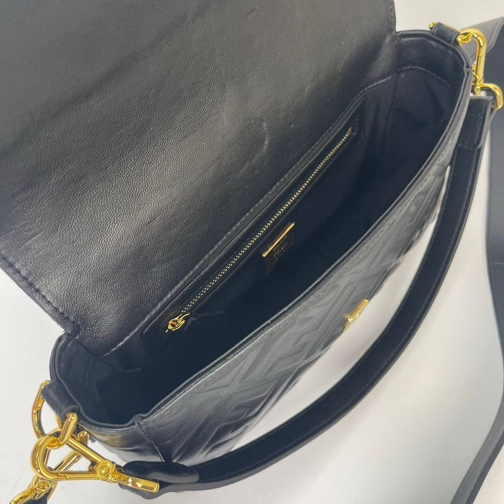 Fendi baguette leather logo black