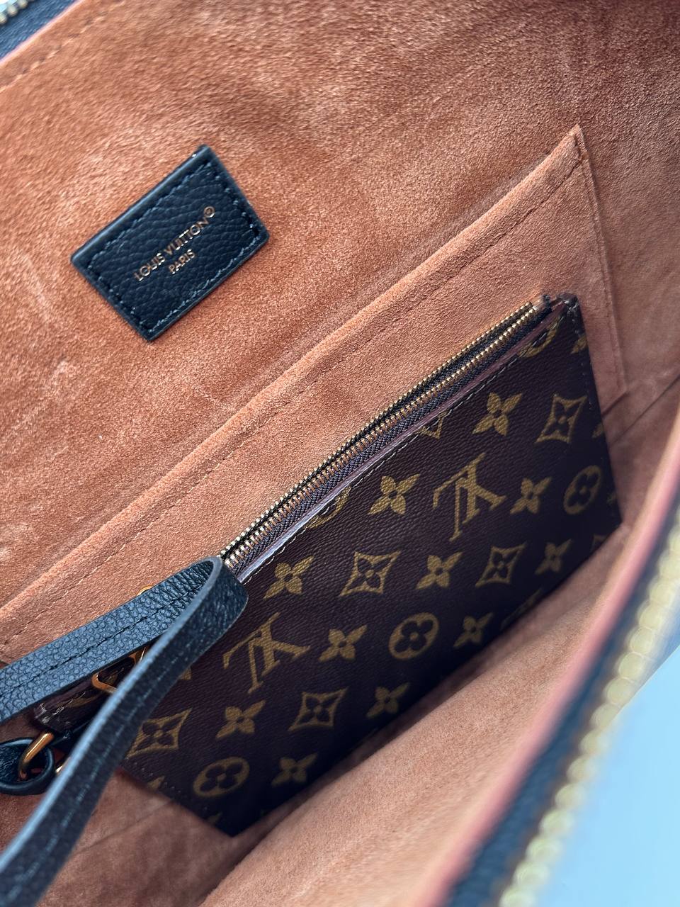LV low key cookie leather black