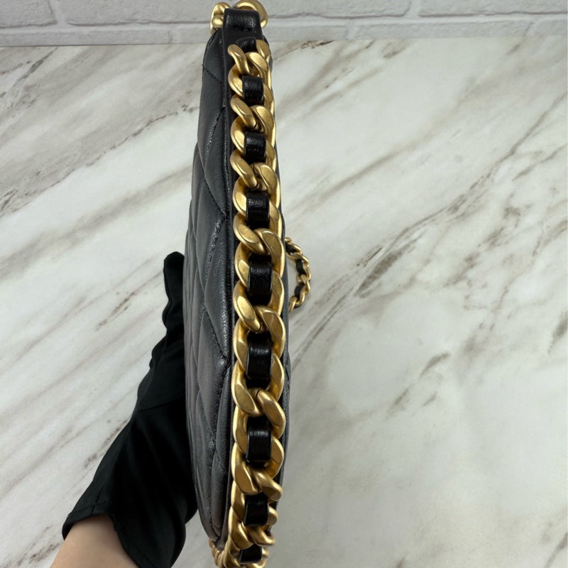 Ch bag with chain