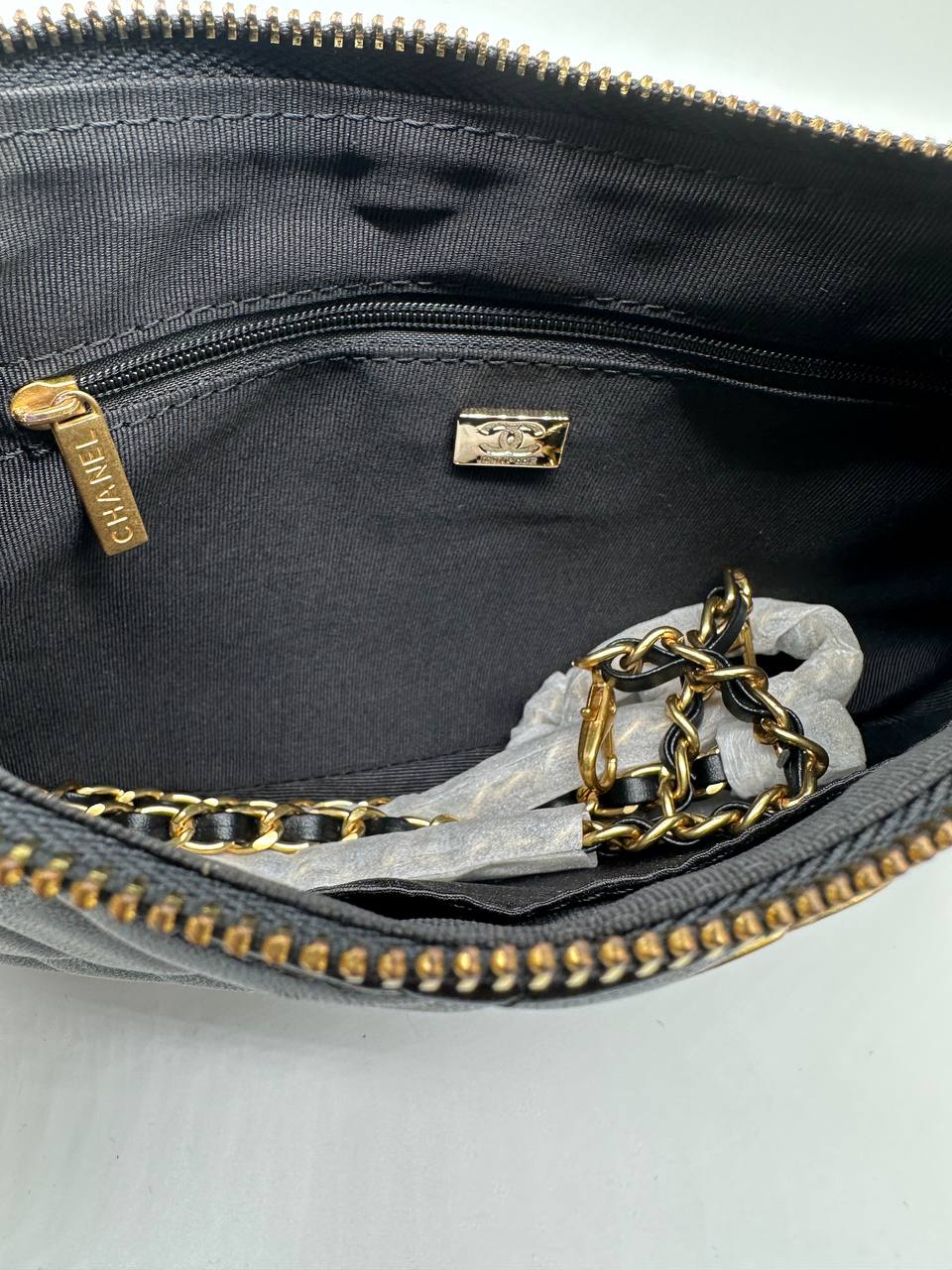 Ch bag with chain