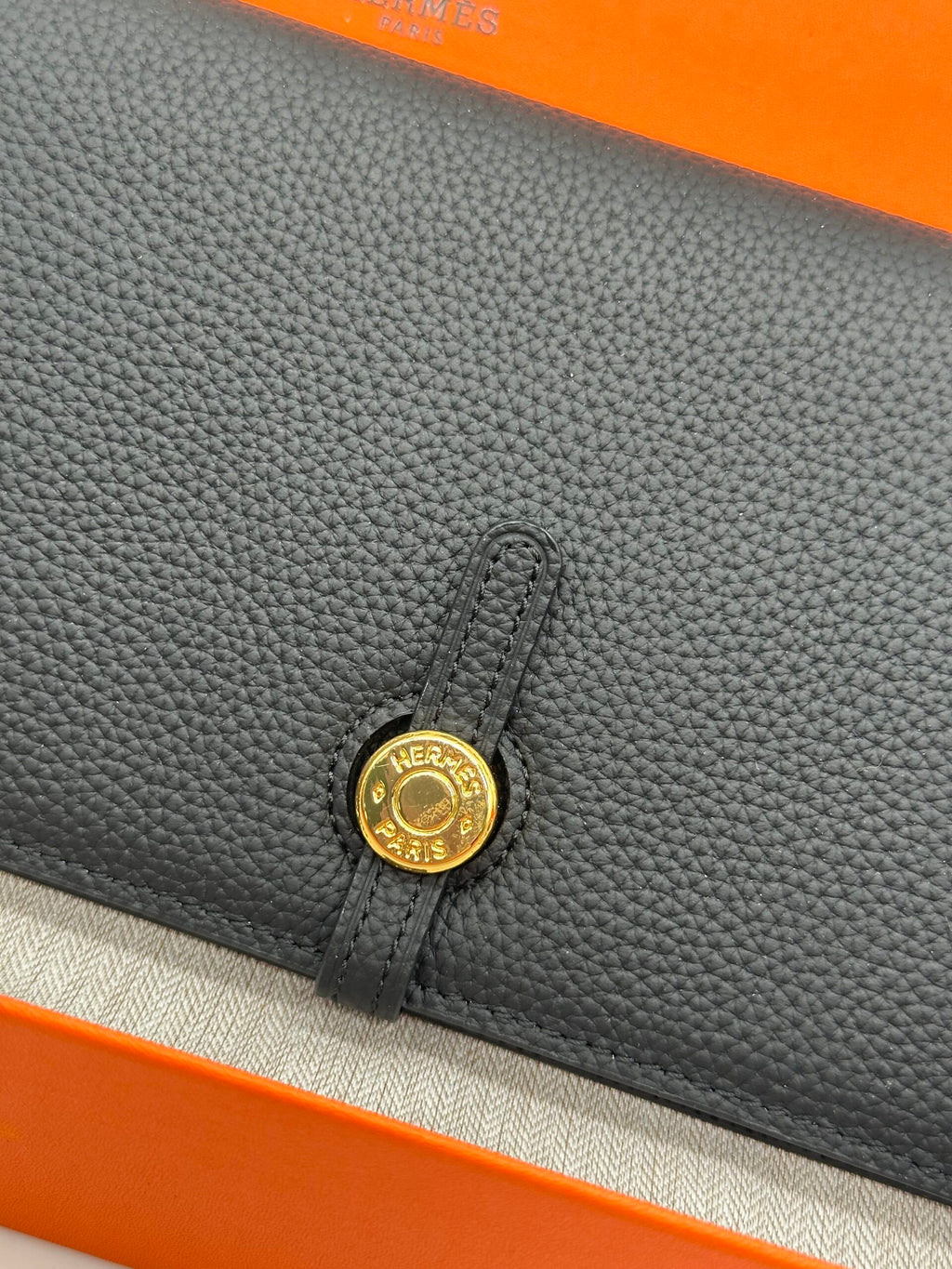 Hermes wallet dogon black