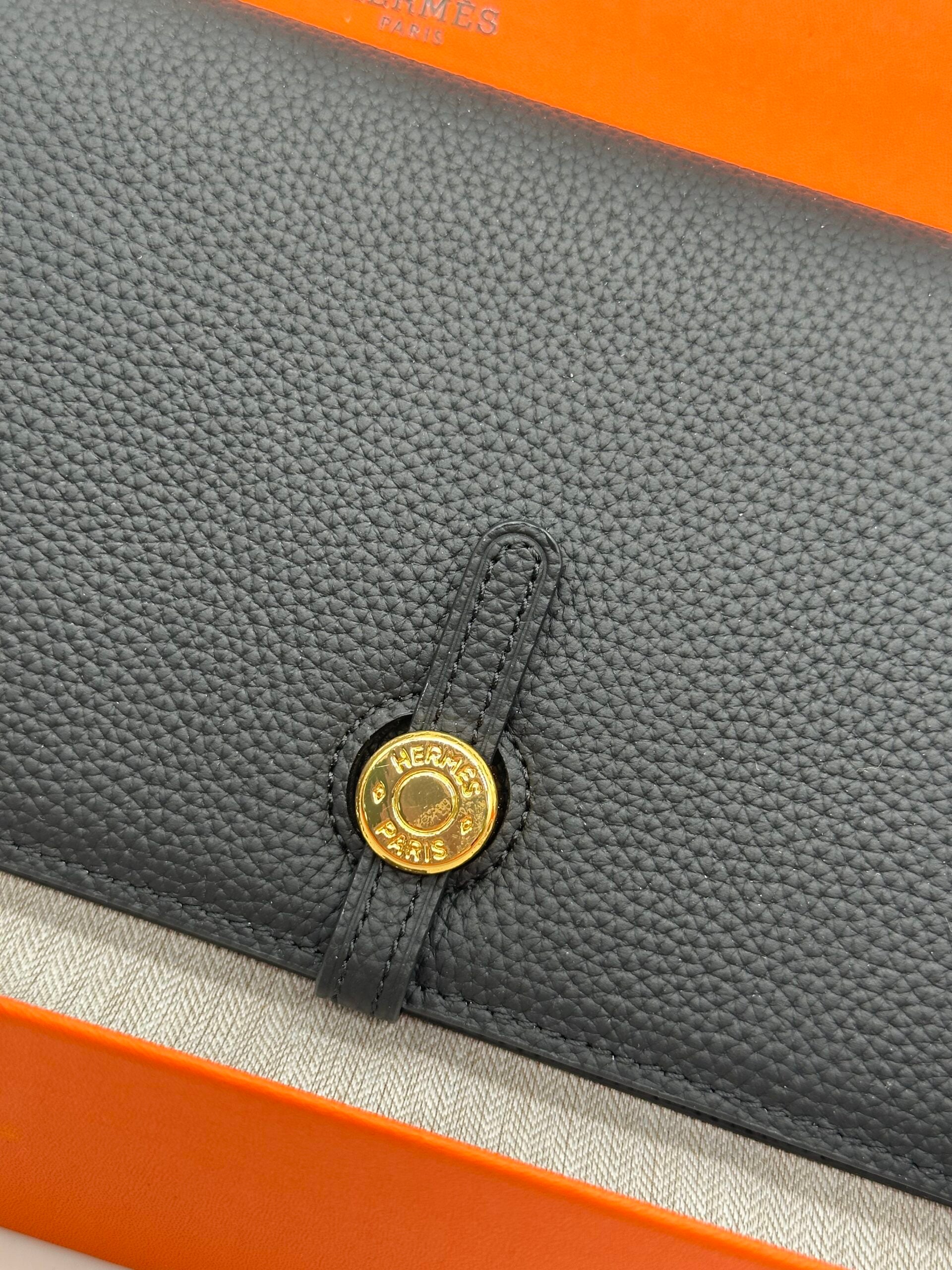 Hermes wallet dogon black