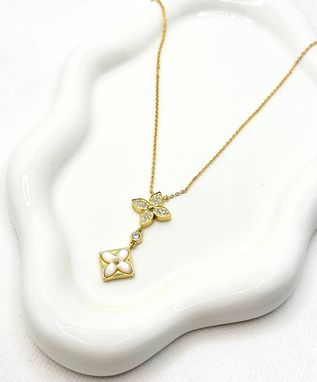 Lv necklace no7