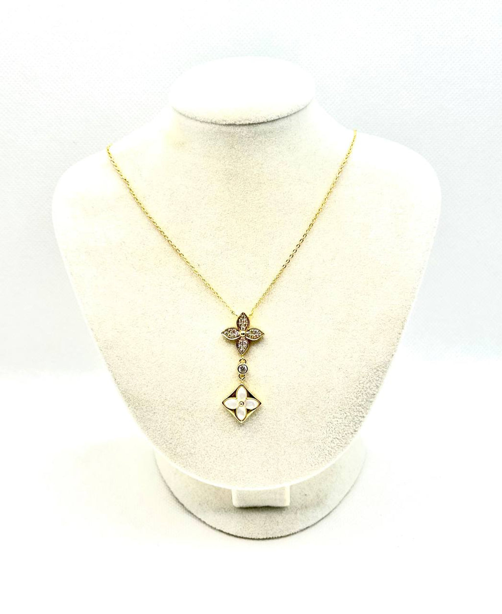 Lv necklace no7