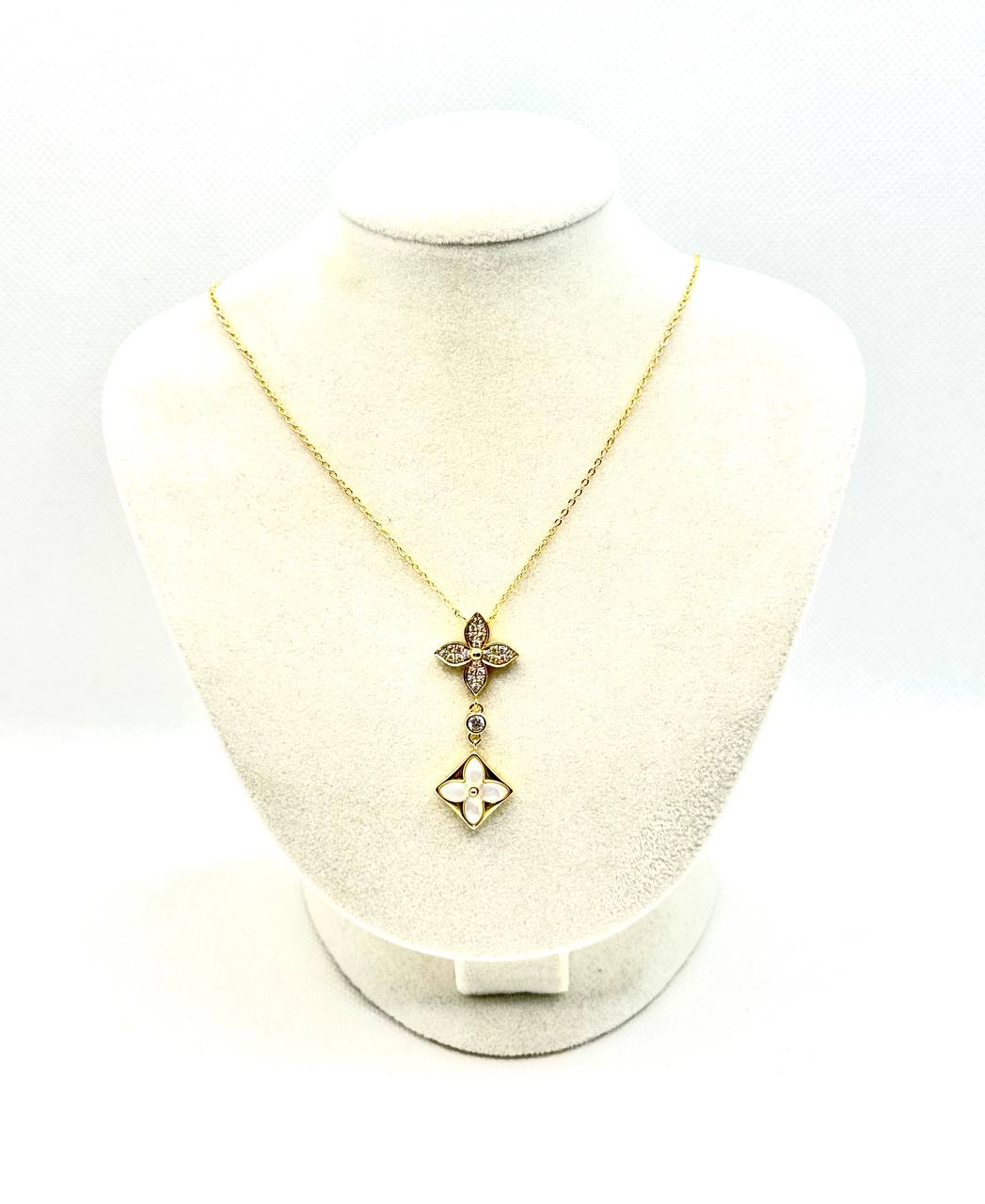 Lv necklace no7