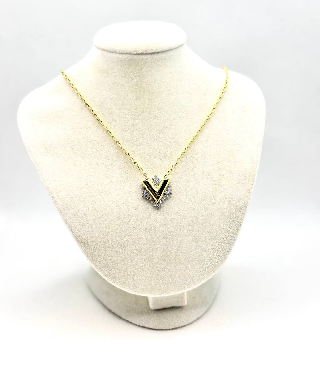 LV necklace no9