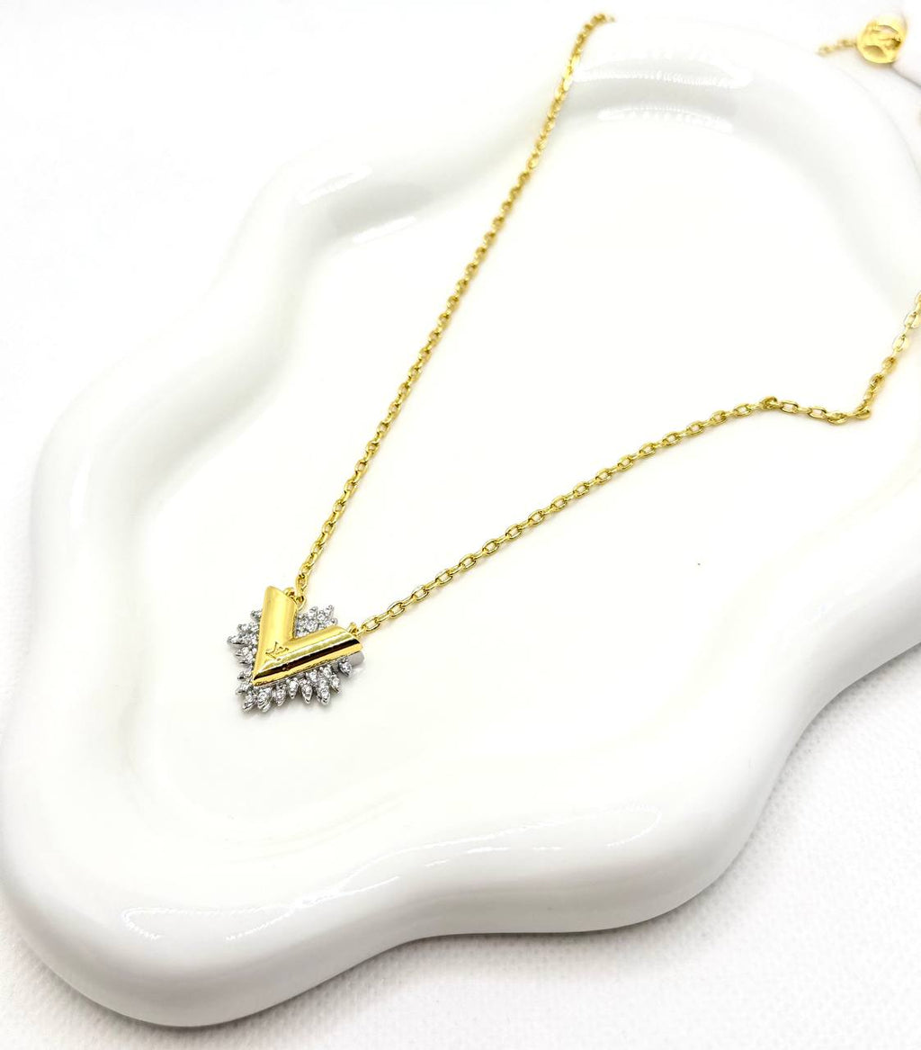 LV necklace no9